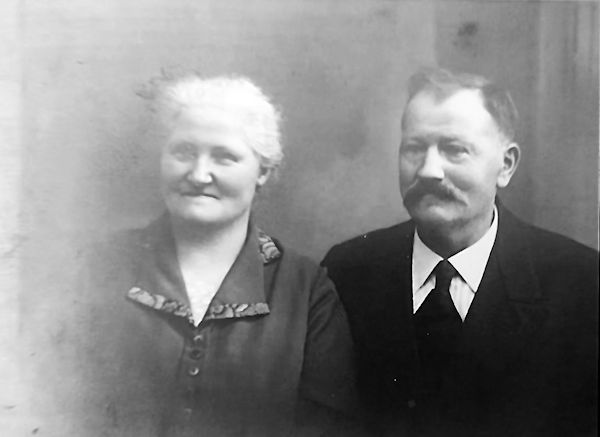 Historisches Portrait von Albert Fröhle (1869–1932) und seiner Frau, Gründer des Familienbetriebs in Wehr